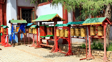 młynki modlitewne – Ułan Bator, Mongolia