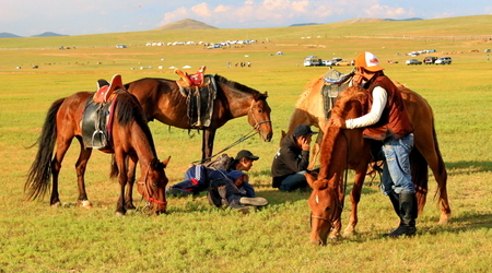 konie i ich jeźdźcy – Ułan Bator, Mongolia