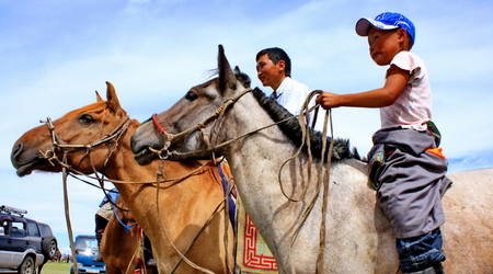 Mongołowie na koniach – Karakorum, Mongolia