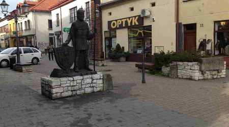 rycerz przy byłej bramie krakowskiej – Olkusz, Polska