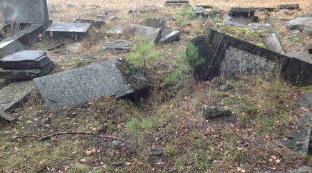 Nowy kirkut zdewastowany – Olkusz, Polska