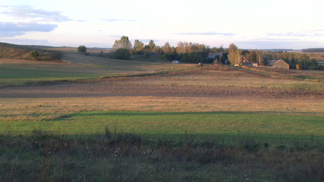 Widok na Ozierany małe  od strony wzgórz 