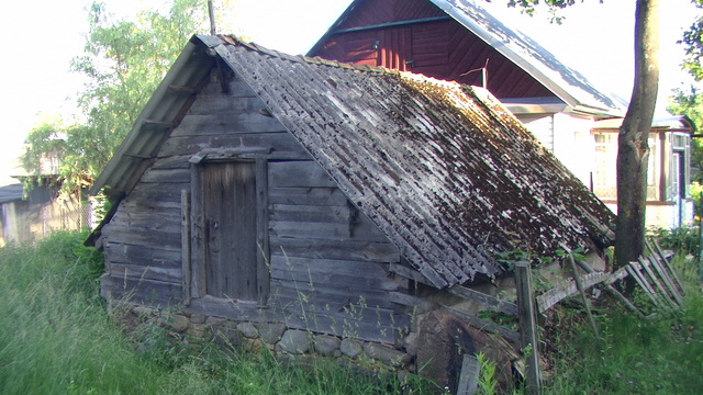Sklep, czyli piwnica. Ma 150 lat. Przetrwała dwie wojny. 