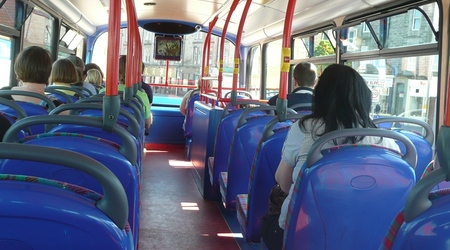 Wewnątrz autobusu – Edynburg, Wielka Brytania