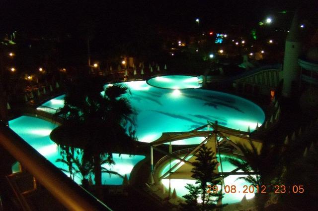 Okurcalar - Kirman hotel arycanda de luxe basen w nocy
