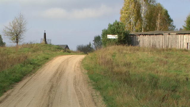 Krzyż prawosławny. Naprzeciwko  posesji sołtysa.