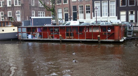 Poezenbot - Barka dla kotów – Amsterdam, Holandia