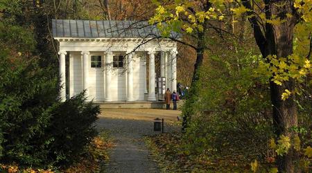 8260915 - Warszawa Łazienki Królewskie – Polska