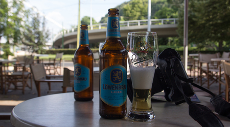Piwo w lokalnej knajpie – Budapeszt, Węgry