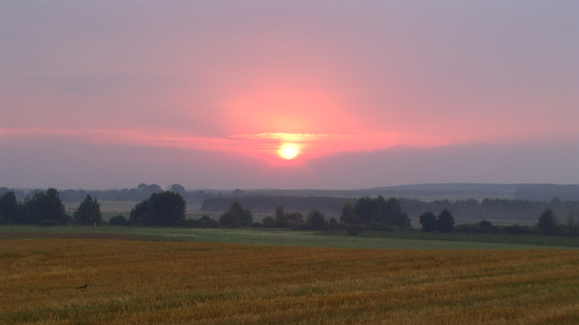 Ozierany Małe . Wschód słońca nad Świsłocza