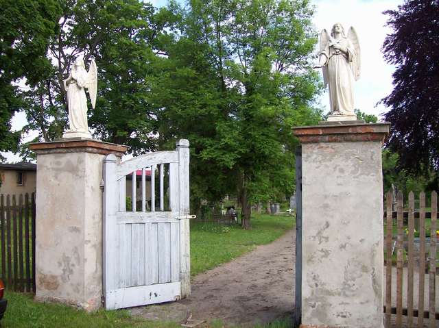 Pokój - brama cmentarza