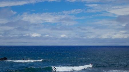 Surferzy – Hanga Roa, Chile