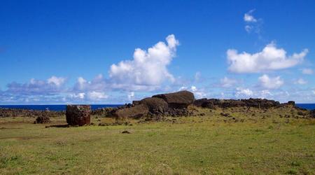 Ahu Te Pito Kura – Wyspa Wielkanocna, Chile