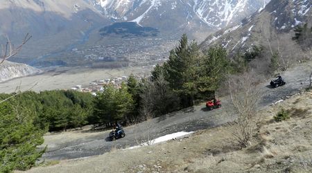 Widok na Kazbegi – Gruzja