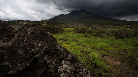 Lawa na stokach Gunung Batur – Pupuan, Indonezja