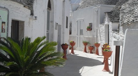 13919386 - Alberobello W królestwie trulli – Włochy