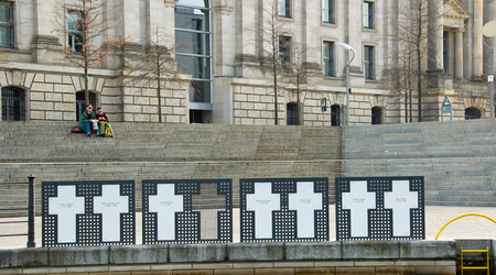 symboliczne krzyże – Berlin, Niemcy