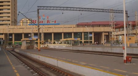 Dworzec w Baku – Tbilisi, Gruzja