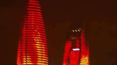 Baku nocą   widoki z promenady – Azerbejdżan