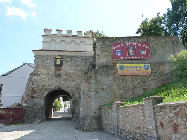 Opatow brama warszawska