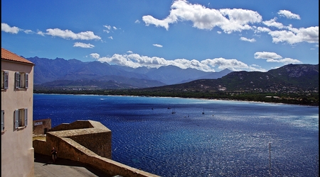 Calvi, widok z murów cytadeli – Francja