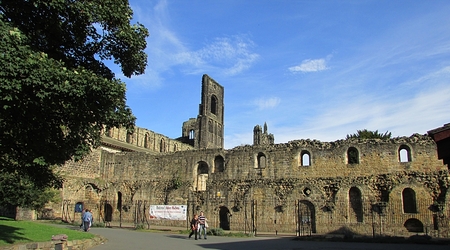 Ruiny 5 – Kirkstall, Wielka Brytania