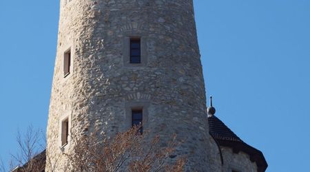Zamek Bobolice -  wieża – Polska
