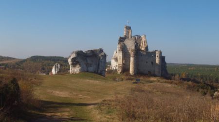 Zamek Mirów i skałki – Bobolice, Polska