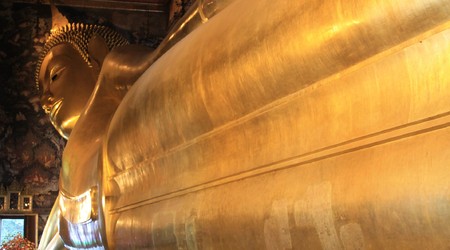 Bangkok- Leżący Budda w świątyni Wat Pho. – Tajlandia