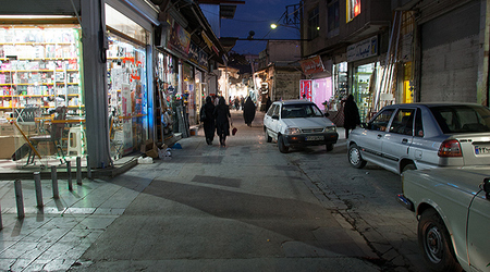 Ostatni spacer po bazarze – Hamadān, Iran