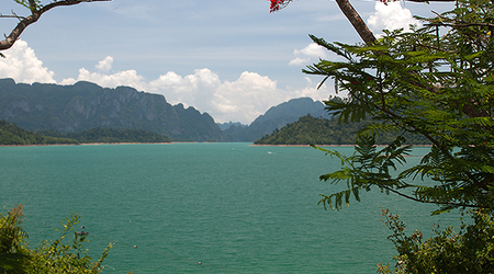 Nad jeziorem – Surat Thani, Tajlandia