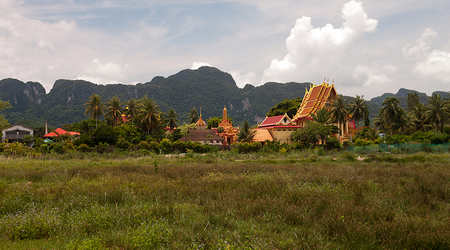 Światynia nad rzeką – Surat Thani, Tajlandia