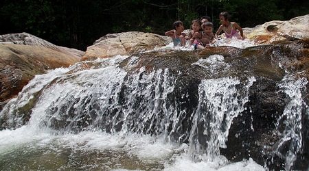 Dzieciaki – Surat Thani, Tajlandia