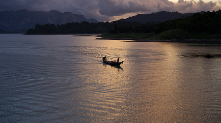 Jezioro Ratchaprapha – Surat Thani, Tajlandia