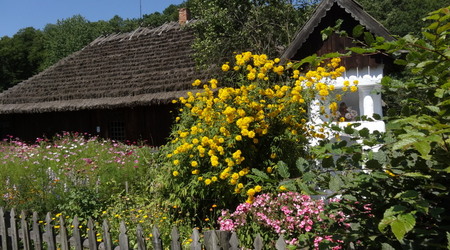 23168262 - Sanok skansen w Sanoku – Polska
