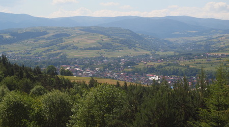 W dole Mszana Dolna – Schronisko na luboniu wielkim, Polska