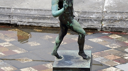 Pompeje, figurka tańczącego fauna – Włochy