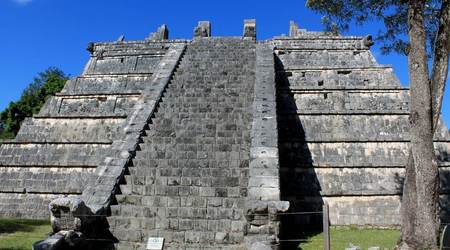Zabudowania kompleksu Cichen Itzy. – Cancún, Meksyk