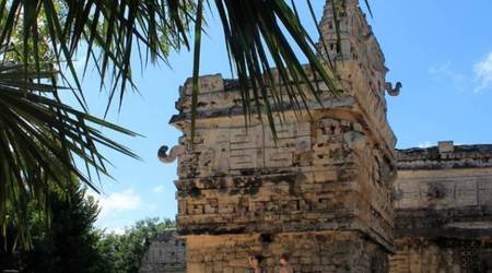 Zabudowania kompleksu Cichen Itzy. – Cancún, Meksyk