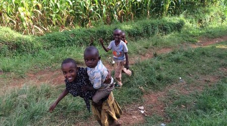 25732100 - Tanzania U podnóża Kilimandżaro