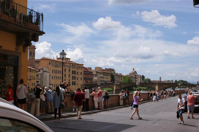bulwar obok Ponte Vecchio