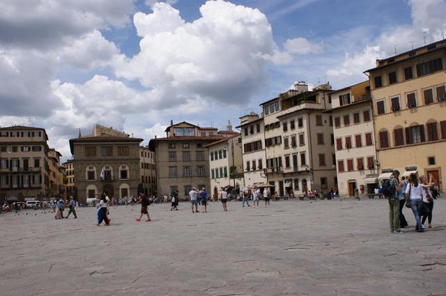Plac przy którym stoi Bazylika Santa Maria Novella