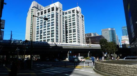Kolej w Ginzie – Tokio, Japonia