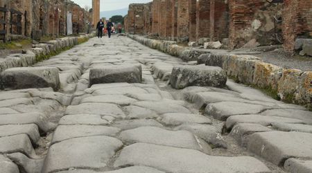 25734047 - Pompeje Pochmurne przedpołudnie w Pompejach – Włochy