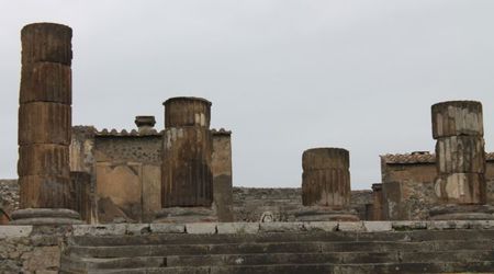 25734049 - Pompeje Pochmurne przedpołudnie w Pompejach – Włochy