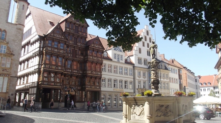 25737627 - Hildesheim Sztuka romańska w ofensywie – Niemcy