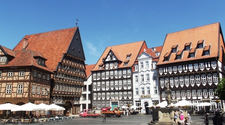 25737628 - Hildesheim Sztuka romańska w ofensywie – Niemcy