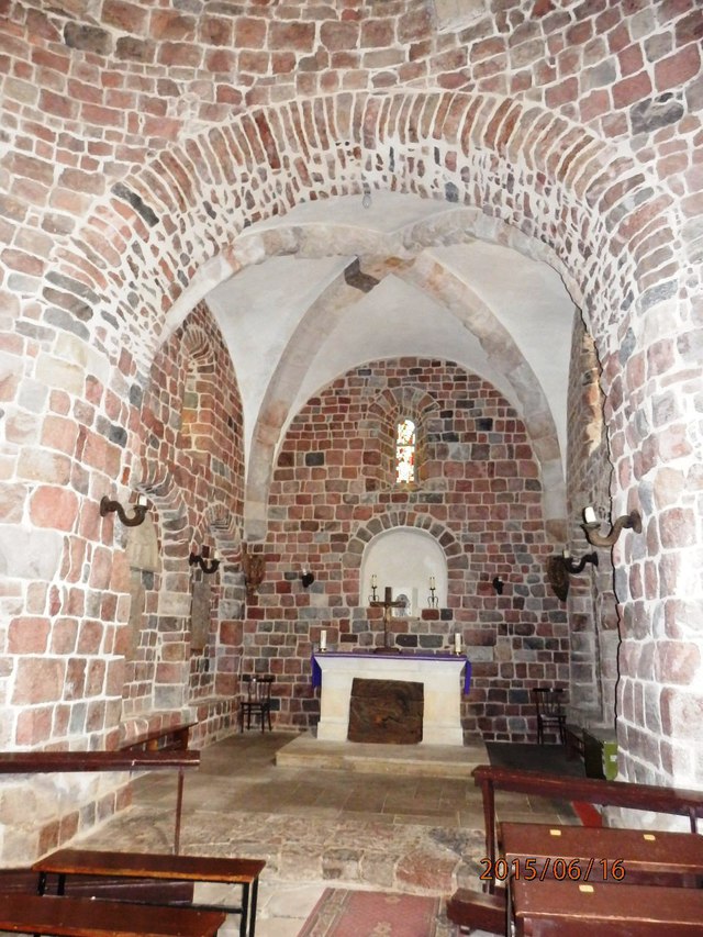 Strzelno wnetrze rotundy