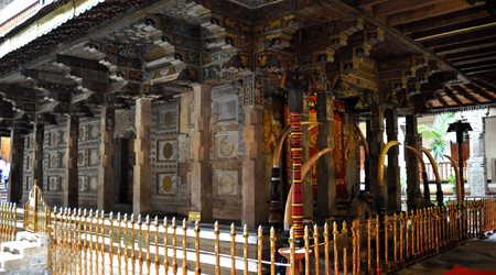 Kandy, Sri Dalada (Świątynia Zęba) – Anuradhapura, Sri Lanka