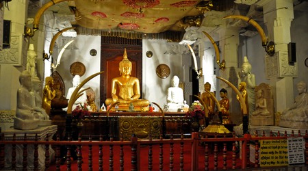Kandy, Sri Dalada (Świątynia Zęba) – Anuradhapura, Sri Lanka